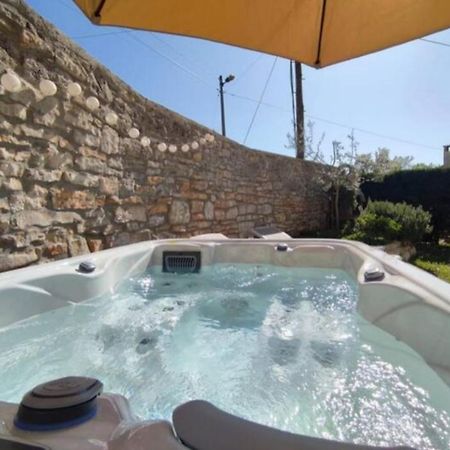 Apartment With Whirlpool And Bbq Near Porec Baderna Ngoại thất bức ảnh