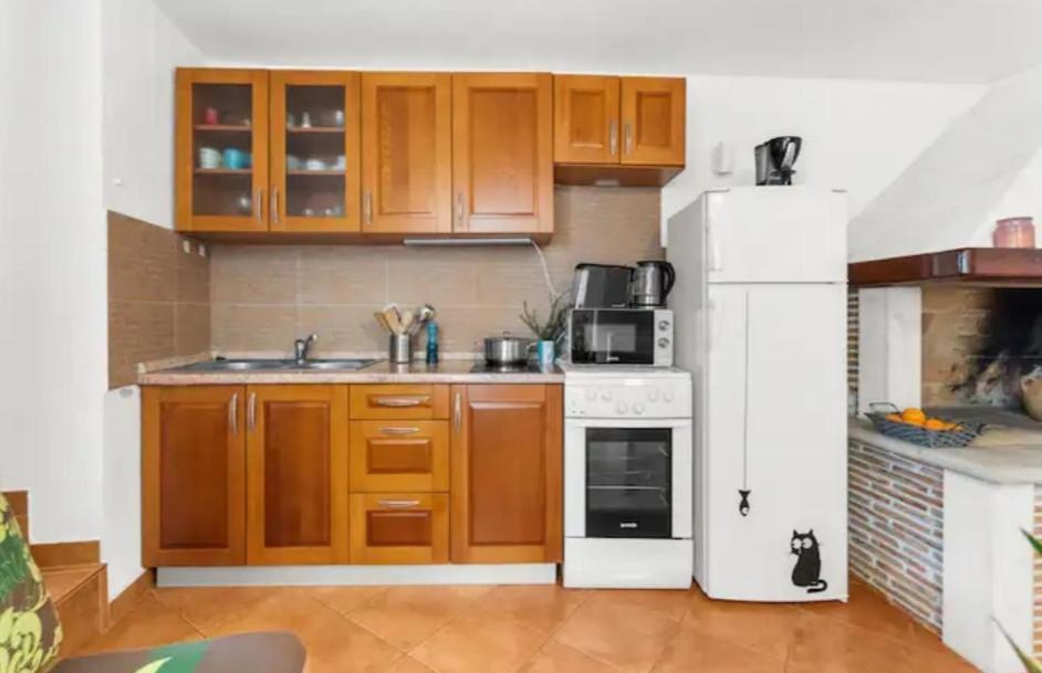 Apartment With Whirlpool And Bbq Near Porec Baderna Ngoại thất bức ảnh