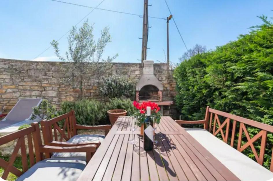 Apartment With Whirlpool And Bbq Near Porec Baderna Ngoại thất bức ảnh